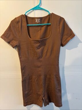OQQ SHORT ROPER. Size large dose have a little snag.